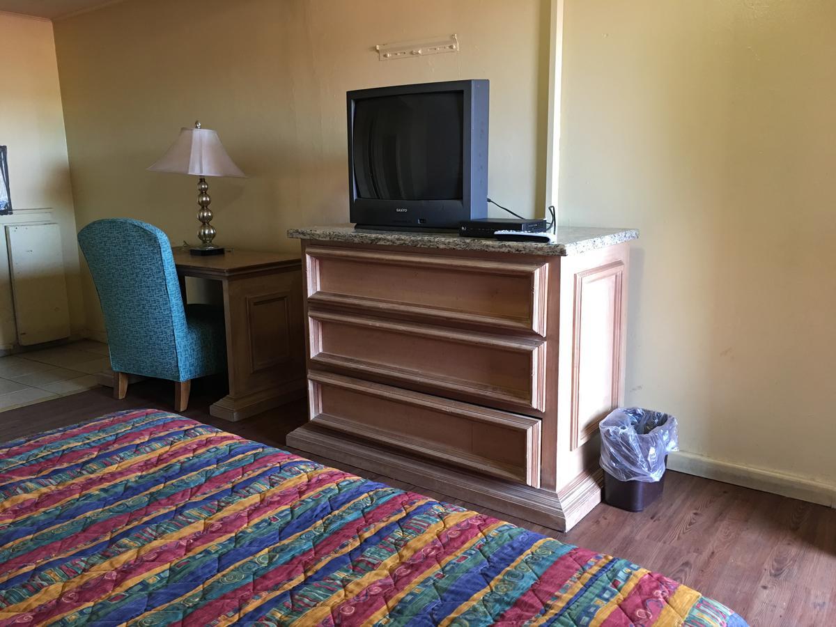 אפל ואלי Black Horse Motel מראה חיצוני תמונה