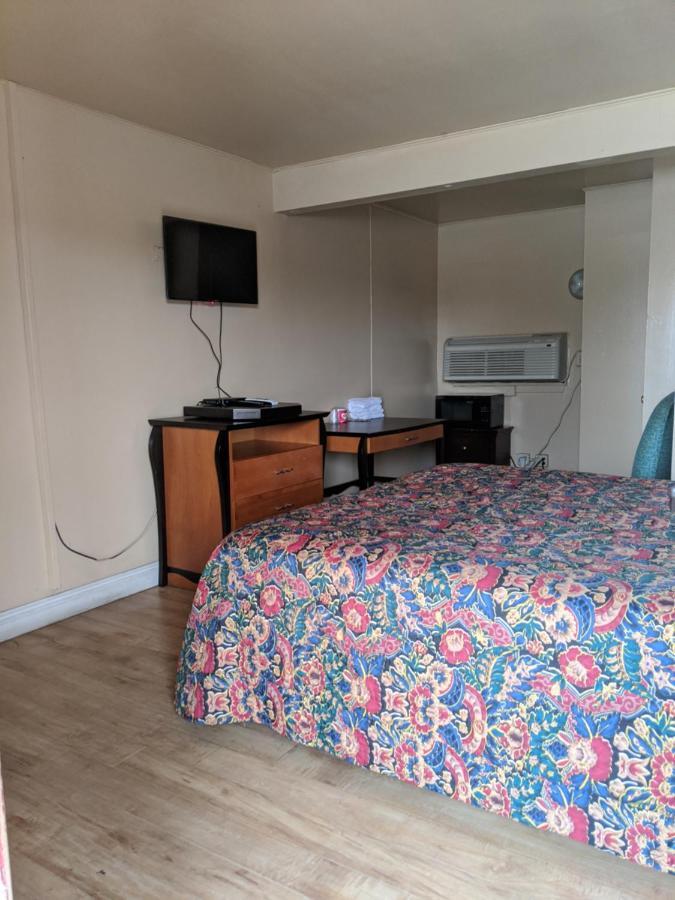 אפל ואלי Black Horse Motel מראה חיצוני תמונה