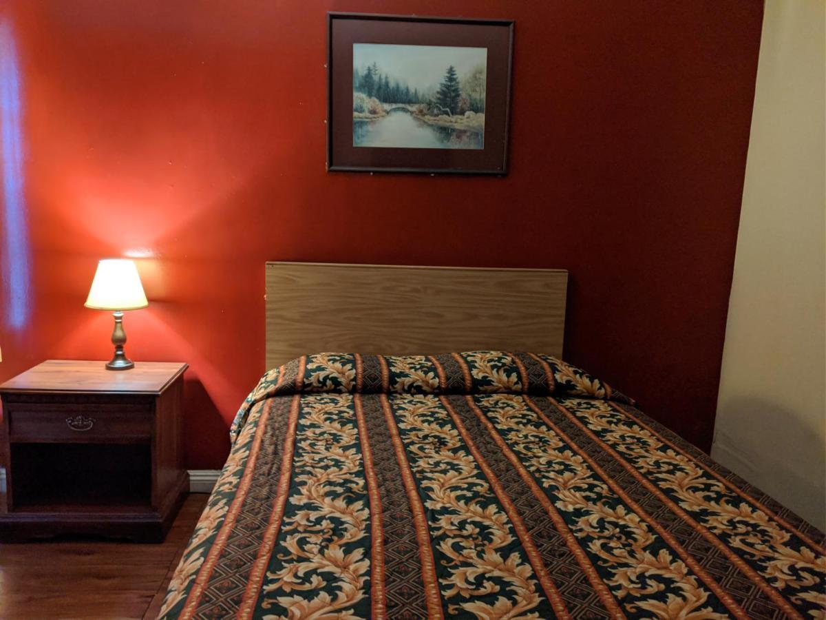אפל ואלי Black Horse Motel מראה חיצוני תמונה